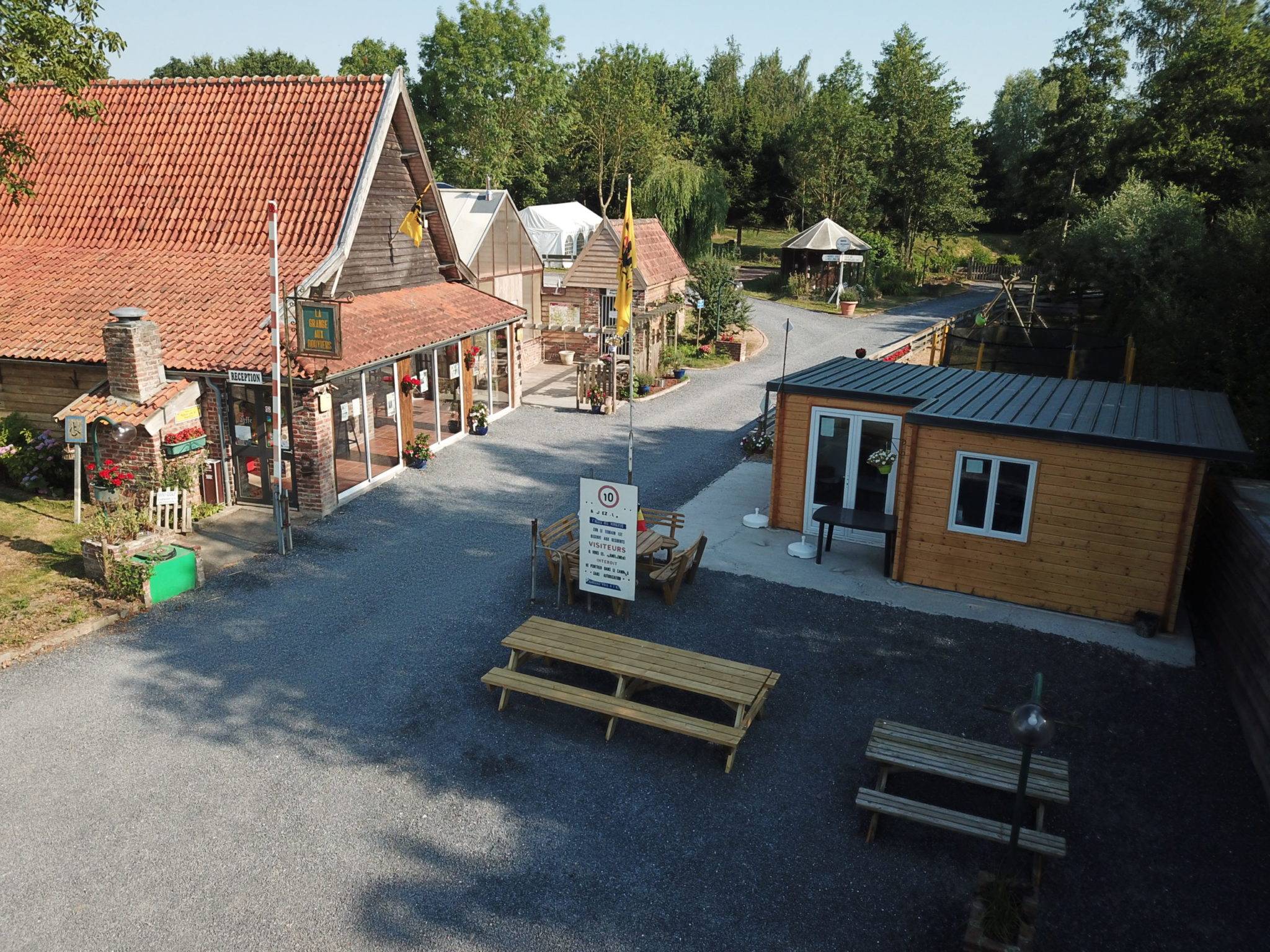 Camping La Chaumière Saint Michel Des Loups